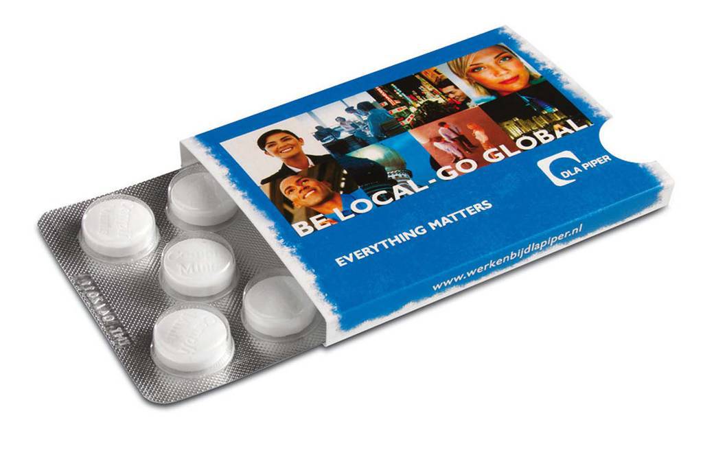 Schachtel mit 10 personalisierten Pfefferminzbonbons in Blisterverpackung.