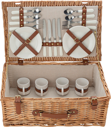 A picnic basket set made of willow for four people - Achnamara