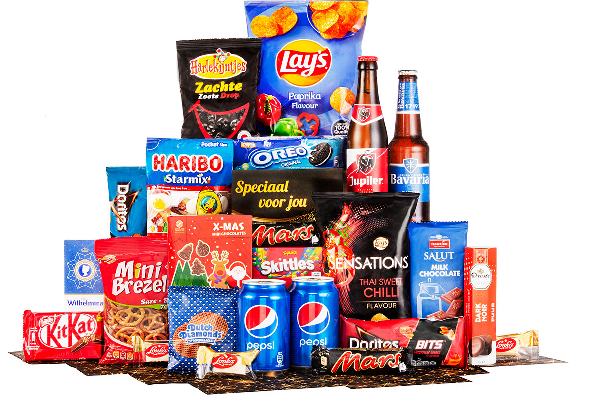 Sweet Moment" gourmet basket with 27 treats