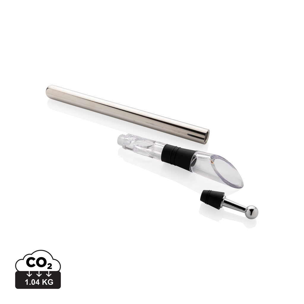 A wine cooling rod equipped with a non-drip spout and aerator - Ambleside