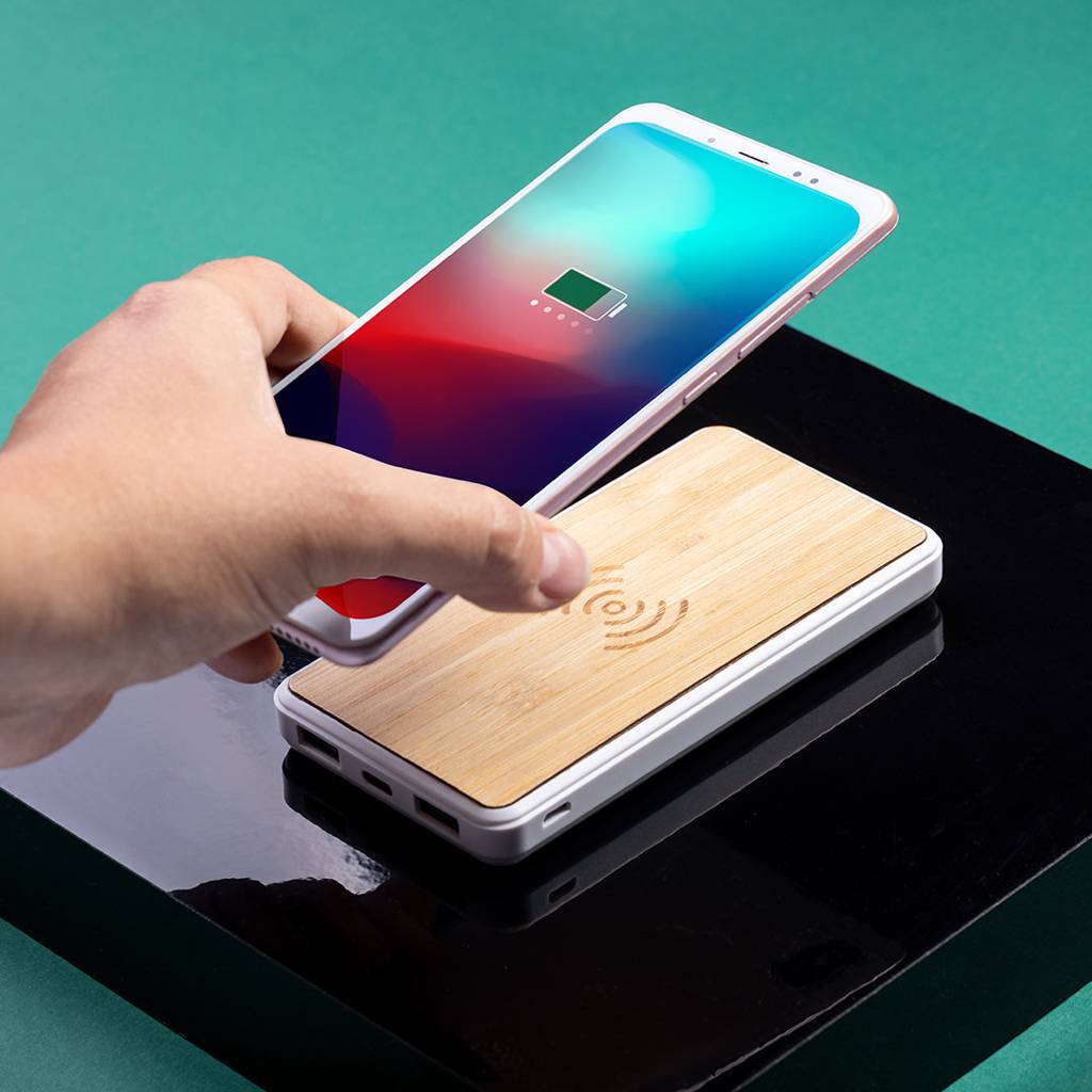 8,000 mAh Bamboo Wireless Charger Power Bank - Plungar